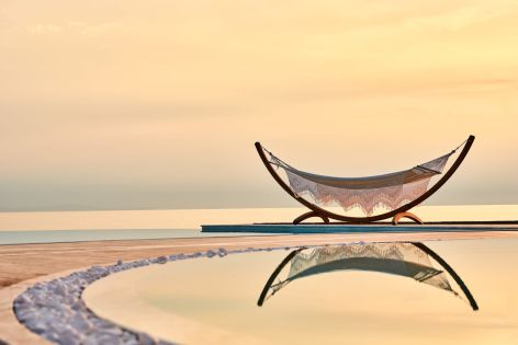 Alexandra Elegance Bridging Generations