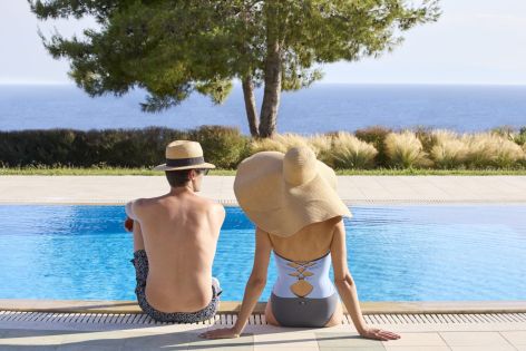 Zeus Eleva Ajul Resort